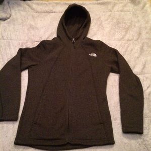 Woman's Northface Hooded Jacket